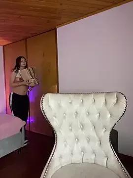 Cami18_pinkk from StripChat is Freechat