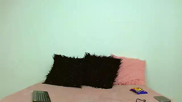 Camila_Martiinez from StripChat is Freechat