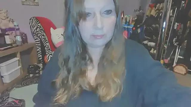candy_cummings from StripChat is Freechat