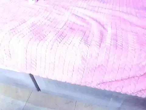 CarolinaNavas33 from StripChat is Freechat