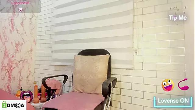 Caroline_daring from StripChat is Freechat