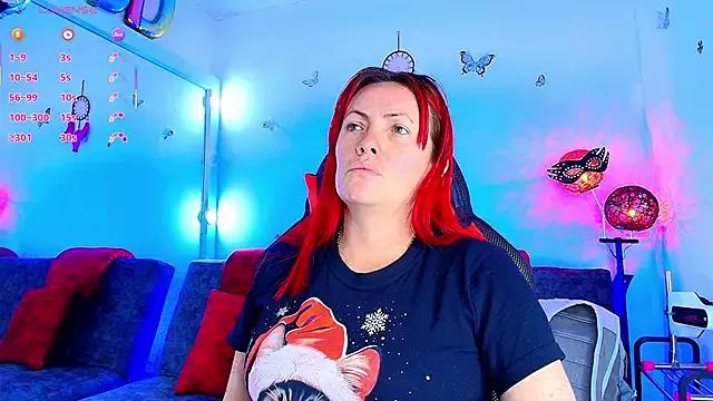 carolinhe_ from StripChat is Freechat
