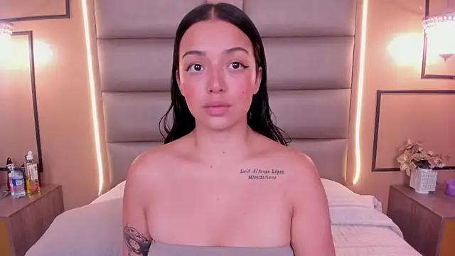 CAYLINCOLLINS from StripChat is Freechat