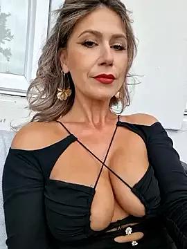 CelynaRoss from StripChat is Freechat