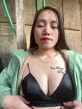 chipp-bong from StripChat is Freechat