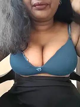 Chubbygirl_2 from StripChat is Freechat