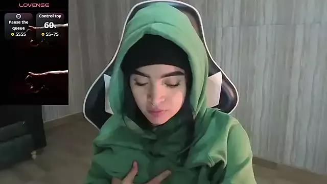 clementine_t from StripChat is Freechat