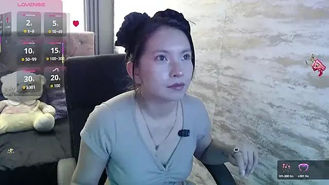 Cloe16_ from StripChat is Freechat