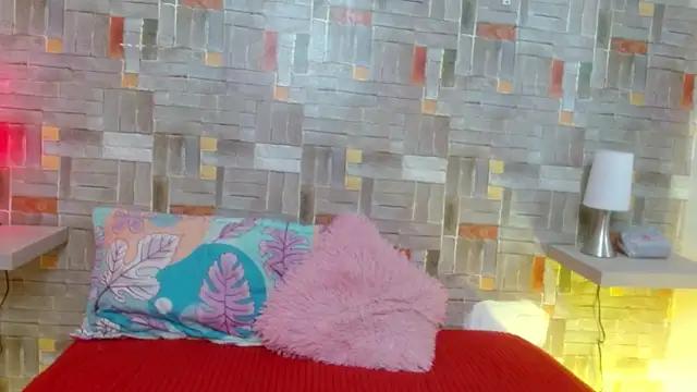 couple_lovelyds from StripChat is Freechat