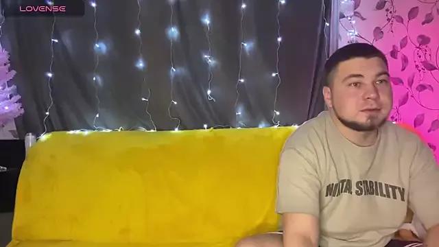 coupleinspire from StripChat is Freechat