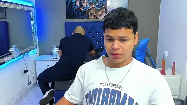 CrisAndErick from StripChat is Freechat