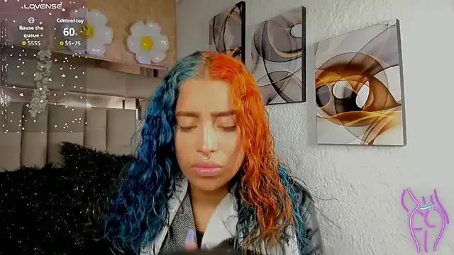 Cristall_ravven from StripChat is Freechat