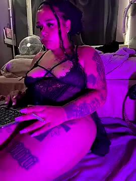 Curvybabyyyy from StripChat is Freechat