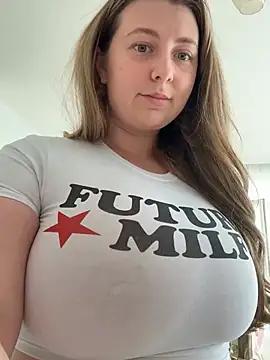 curvyflawless from StripChat is Freechat