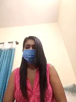 Curvyqueenz from StripChat is Freechat
