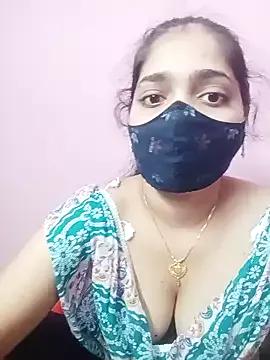 Cute-Simmi from StripChat is Freechat