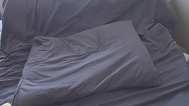 Cutie_peach from StripChat is Freechat