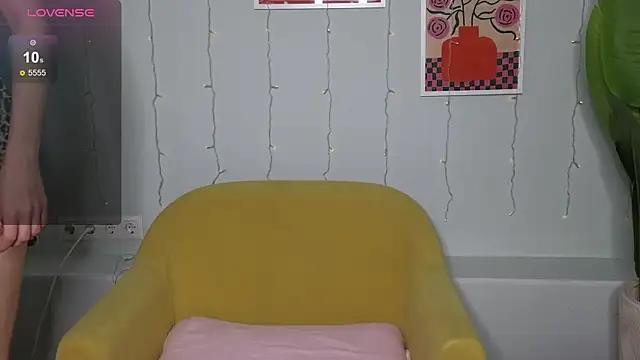cutiewithglasses from StripChat is Freechat