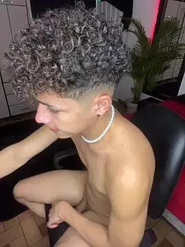 DavidfullOFlove from StripChat is Freechat