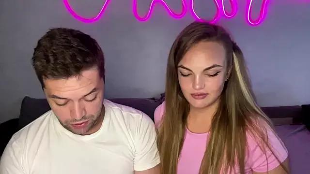 deeplookscouple from StripChat is Freechat