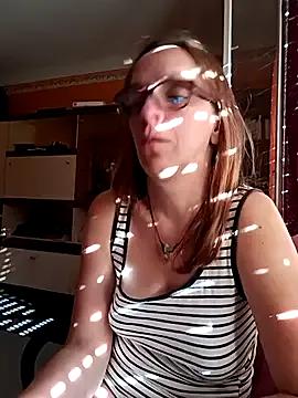 Dettybitch40 from StripChat is Freechat