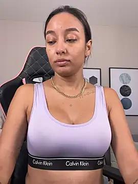 DianaHopson from StripChat is Freechat