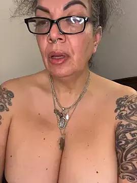 dieseldame1313 from StripChat is Freechat