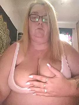 diosacurvy1984 from StripChat is Freechat