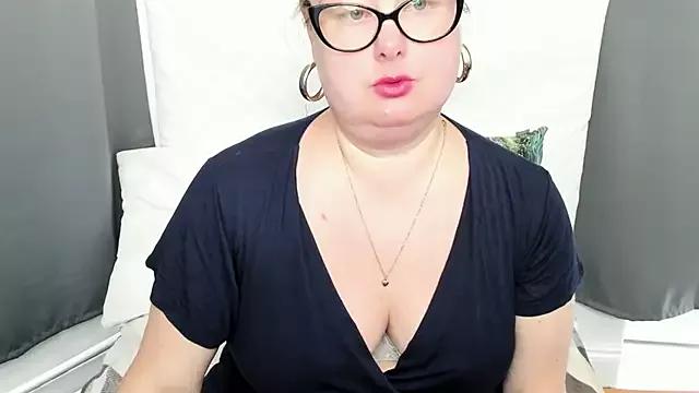 dirtyBonnie from StripChat is Freechat