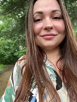 dreams4u from StripChat is Freechat