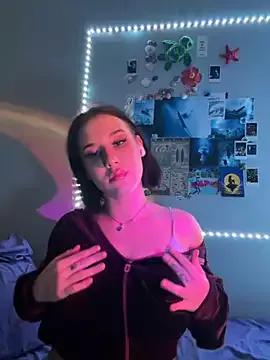 DreamyDiva from StripChat is Freechat