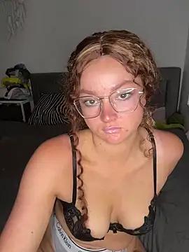 elaine_tiffany from StripChat is Freechat