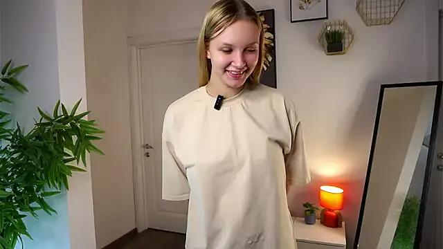 ElissaGlod from StripChat is Freechat