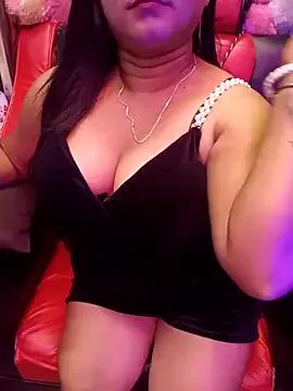 ella_mariya from StripChat is Freechat