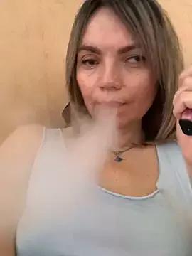 Ella_Pearlie from StripChat is Freechat