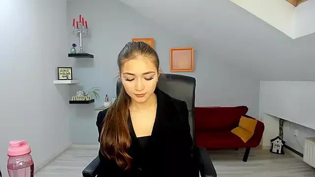 EllaClarke from StripChat is Freechat