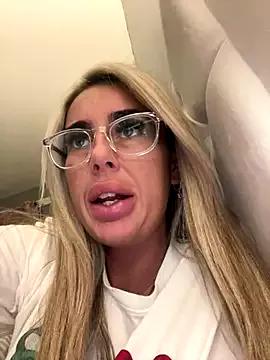 EllieMaeBaby from StripChat is Freechat