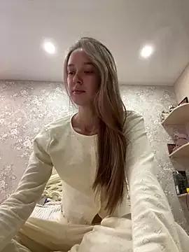ElliRose from StripChat is Freechat