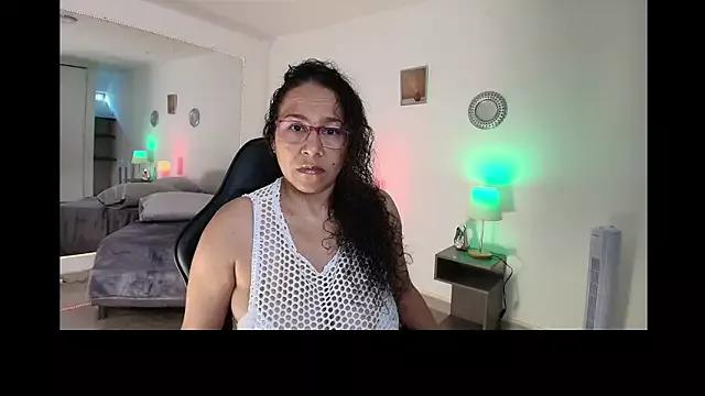 emily_water01 from StripChat is Freechat