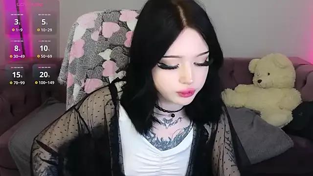 Emma_Kirks from StripChat is Freechat