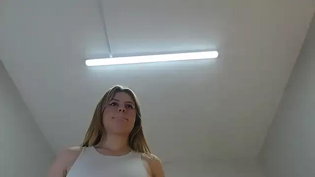 Emmaa_Blonde from StripChat is Freechat