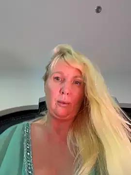 EmmaInLove23 from StripChat is Freechat