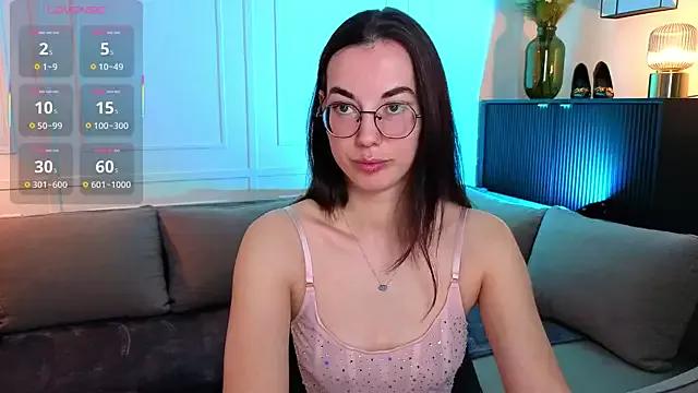 EmmaJacson from StripChat is Freechat