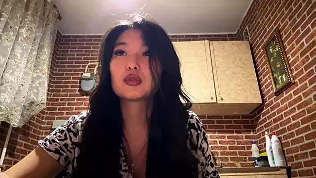 EmmaLeexth from StripChat is Freechat