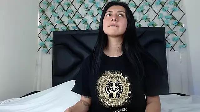 EmmaWilliamss from StripChat is Freechat