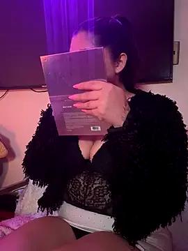 emmvallen from StripChat is Freechat