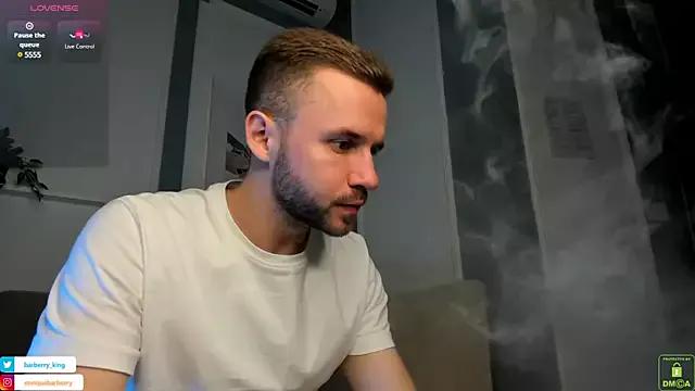 EnriqueBarberry from StripChat is Freechat