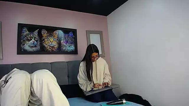 Ethan_N_Abby from StripChat is Freechat