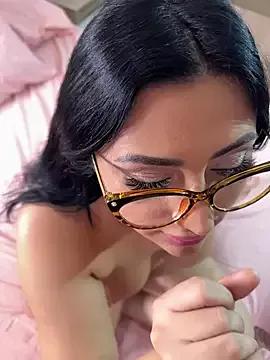 Photos of Evamendez02 from StripChat is Freechat