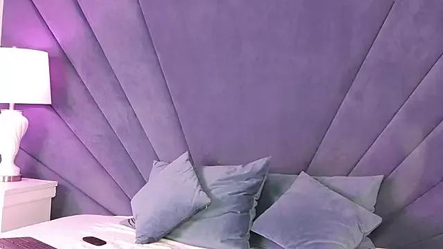 Evelisse from StripChat is Freechat